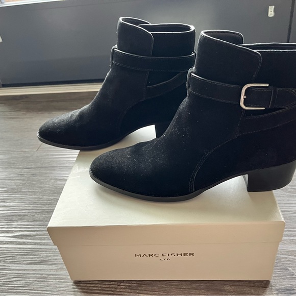 Marc Fisher Ltd Black Suede Razzle Booties 7.5 - Picture 6 of 8